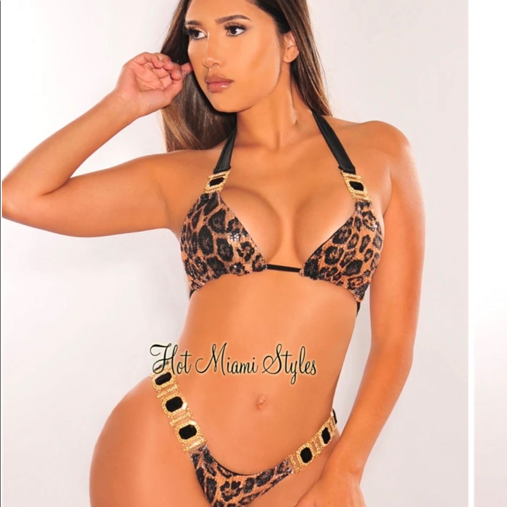 Leopard bikini